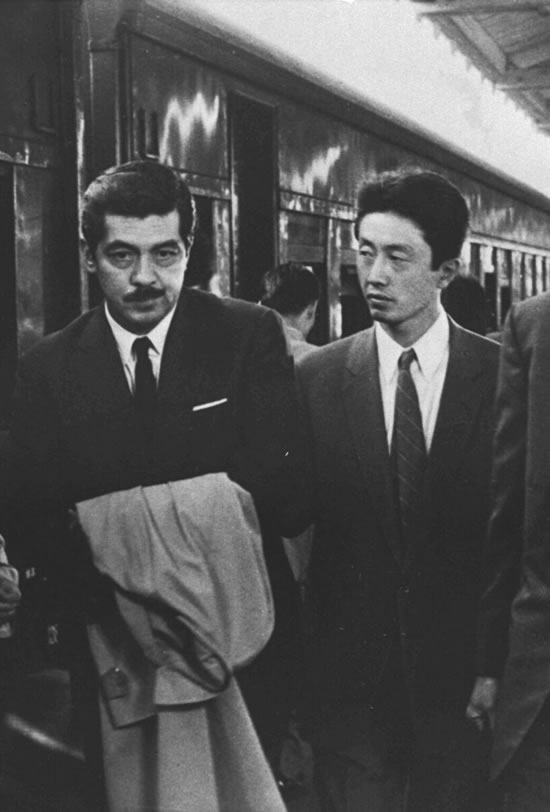 A Fugitive From The Past aka Straits of Hunger